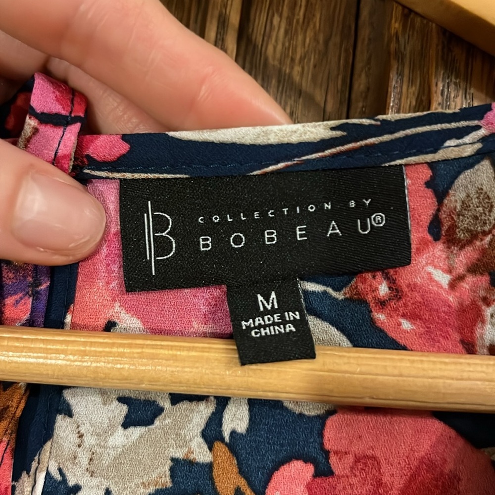 Collection by Bobeau V-Neck Puffed Sleeve Top Floral Keyhole - Picture 2 of 9